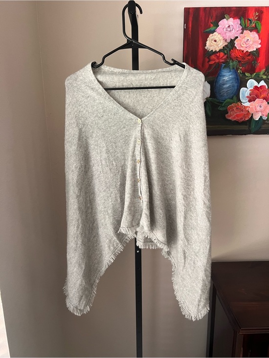 Lilly Pulitzer Sweaters - Lilly Pulitzer Light Gray Button-Front Women's Sweater Poncho